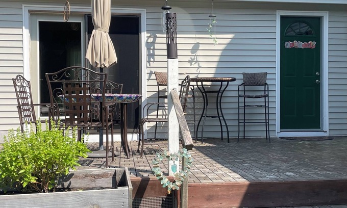 Westerly Apartment | Spacious guest accommodation in Westerly located between downtown and the beach!