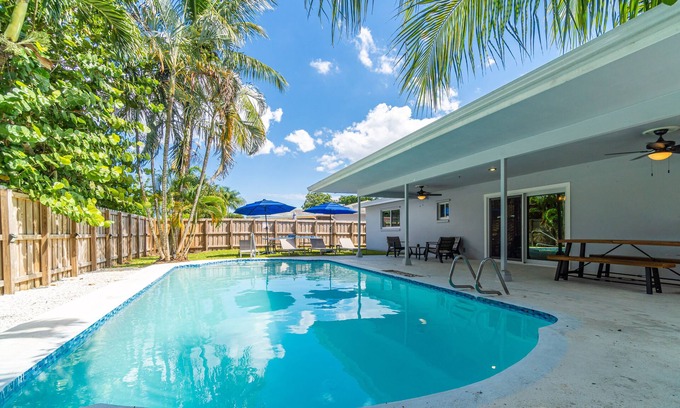 Survey Creek House | Spacious Home 4BRs Home, Game Room & Private Pool