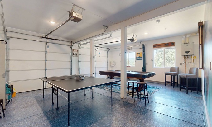 Bass Lake House | Spacious home with full kitchen, pool table, wifi & great location near lake