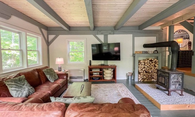 Bartlett House | Spacious, Hot Tub, Game Room & Private Brook
