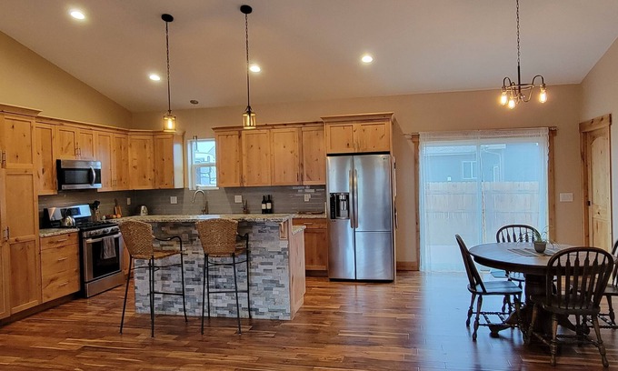 Buena Vista House | Spacious House in the Heart of the Rocky Mountains!