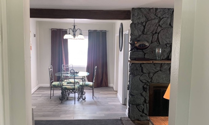 West Peoria House | Spacious house located near Bradley university and downtown