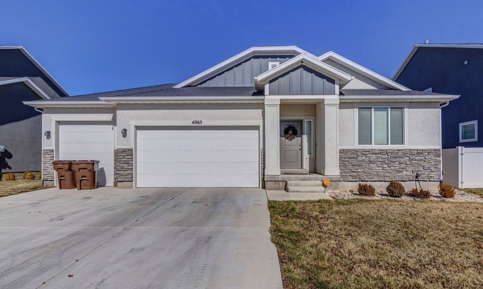 Eagle Mountain House | Spacious house near two Golf Courses!n