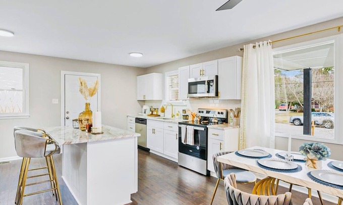 Southeast Raleigh House | Spacious House near Downtown Raleigh and Dorothea Dix Park