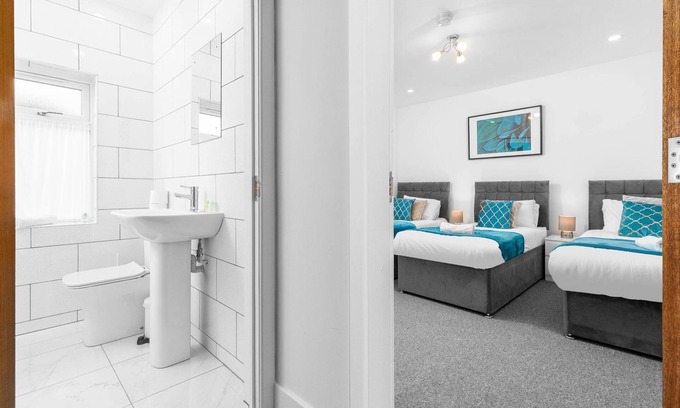 Birmingham House | Spacious house with garden close to Birmingham city centre