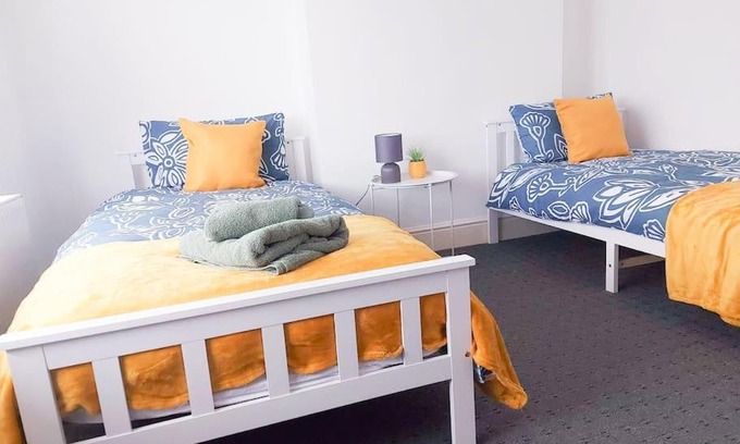 Derby Apartment | Spacious house with secure gated parking