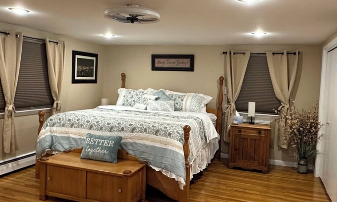 Amherst House | Spacious, Kid Friendly Retreat, Pool & Pool Table, 20 Min N. Falls, 5 min UB
