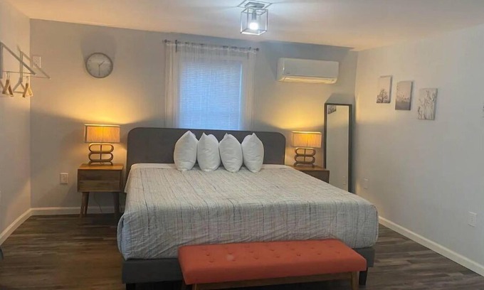 Maggie Valley House | Spacious King Bed Cottage at Veda Inn