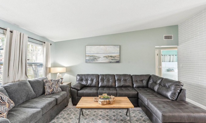 Anona House | Spacious Largo Home with Private Pool, Perfect FL Getaway!