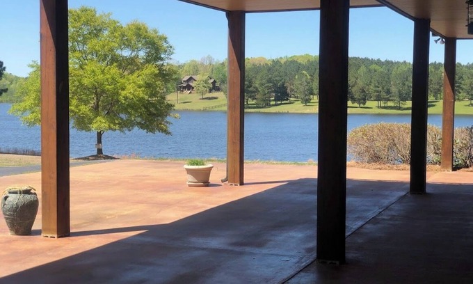 Oxford Cabin | Spacious Lodge close to Ole Miss, Oxford, MS