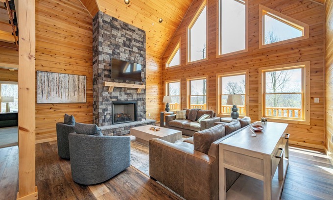 Swanton House | Spacious Lodge w/Hot Tub, Fire Pit & Games