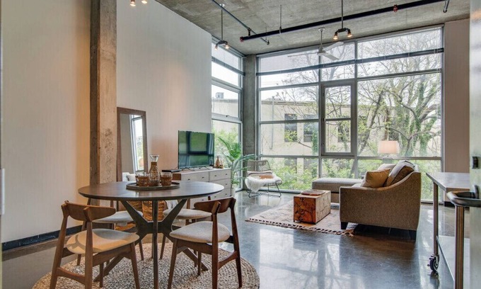 Downtown Nashville Apartment | Spacious Loft in Nashville Gulch Neighborhood!