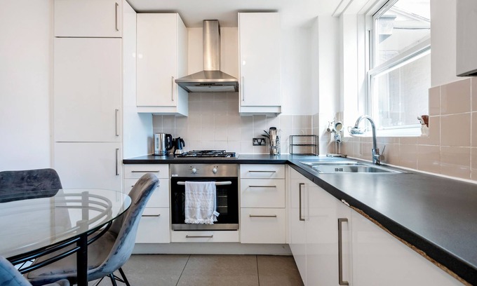 Chelsea Apartment | Spacious London stay -3 Bedroom property