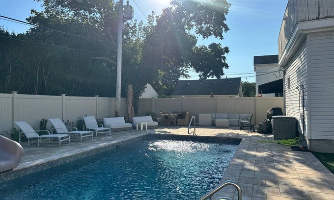 Long Beach House | Spacious Long Beach 4-bedroom house, giant pool deck, steps to beach & train