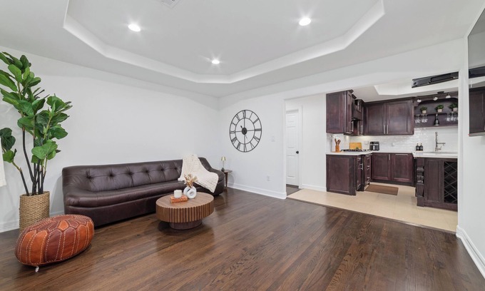 North Houston House | Spacious Luxury 5 bed/3 bath house with Pool and Gameroom in fantastic Houston