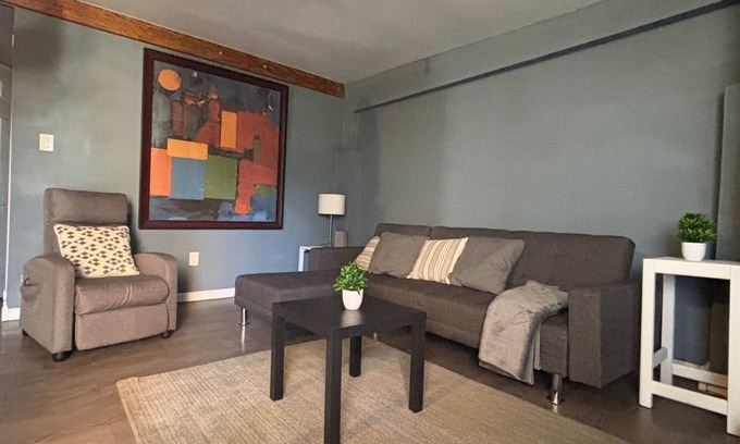 El Paso Apartment | Spacious, Luxury & Cozy Apartment, Great Location, 1-bedroom with WiFi, AC