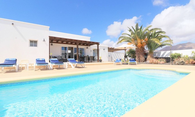 Playa Blanca Villa | Spacious & Modern 3 Bed Villa Private heated Pool, Mountain views & beach nearby