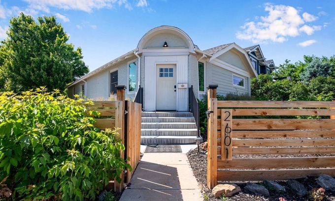 Sloan Lake Apartment | Spacious Modern | Groups |Family |Sloans lake