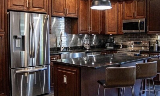 San Marcos House | Spacious modern home , close to rivers , Austin, San Antonio & Wineries