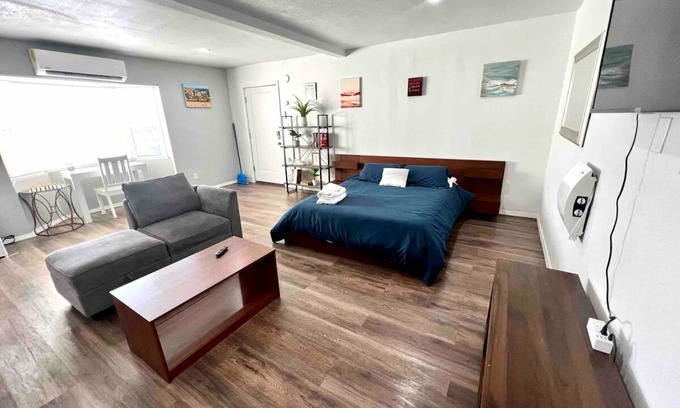 El Paso Apartment | Spacious & Modern Loft - Remodeled, Near Ft. Bliss Unit 2n