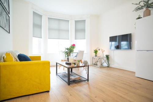 Cliftonville Apartment | Spacious & Modern Margate Apartments