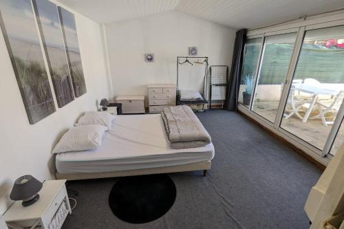 Bourgenay House | Spacious nest with terrace near the beach