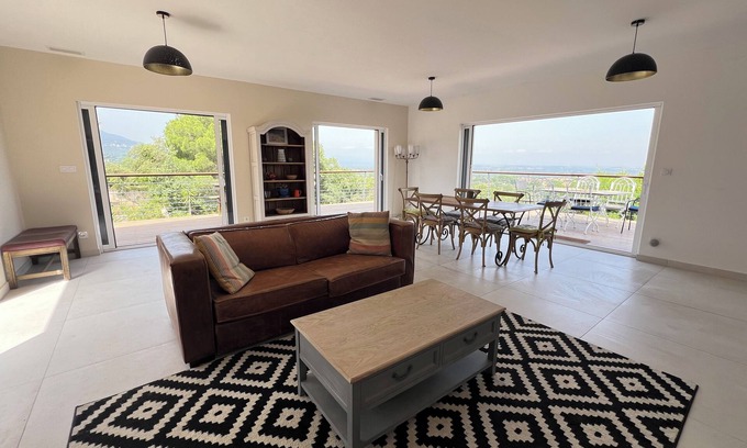 Sorede Villa | Spacious new villa with exceptional views