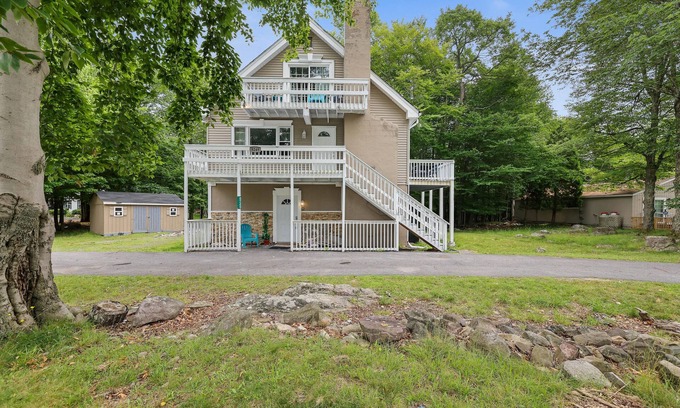 Tobyhanna House | Spacious Newly Renovated in 2025! 7BD/4BA Home in the Heart of Poconos sleeps 29