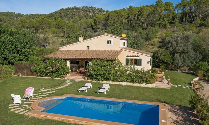 Pollensa Villa | Spacious One Bedroom Country House with A/C, Large Garden, Private Pool - 5 mins drive to Pollença!