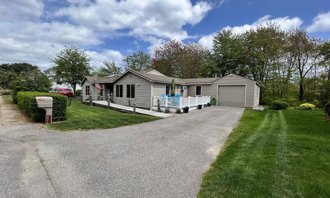 Ogunquit - Wells House | SPACIOUS One level A Peaceful Escape and only a short walk to Cresent beach!