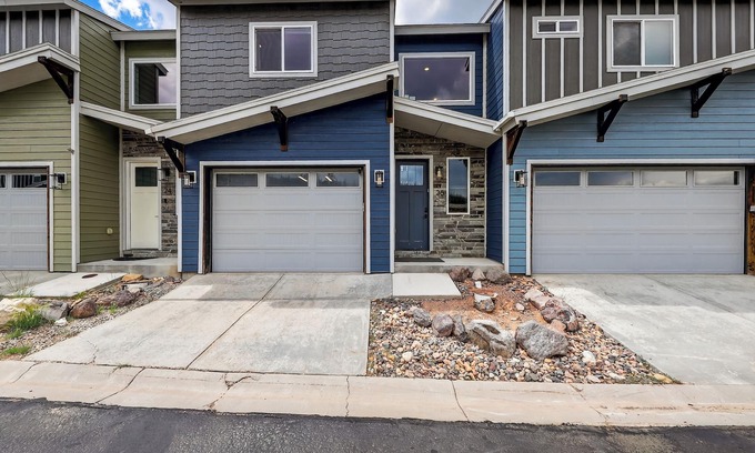 Brian Head Condo | Spacious Pet Friendly Mountain Townhome | Game Room + Near Slopes