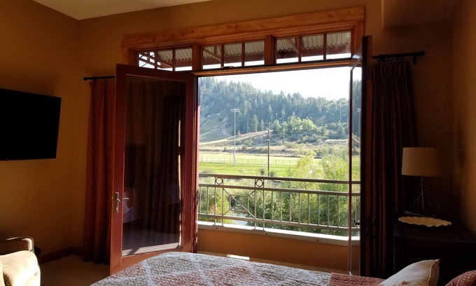 Downtown Steamboat Springs Condo | Spacious Pet Friendly Downtown Condo.Walking Distance to Everything!
