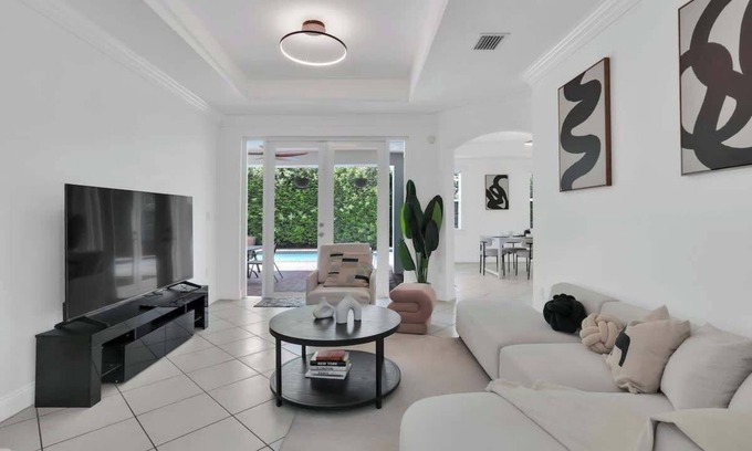 The Hammocks House | Spacious Pool Villa - 4BR - ATV & Skydive 15 min