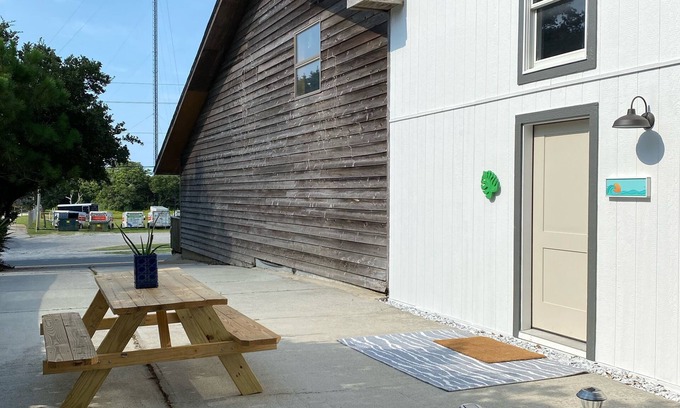 Buxton Apartment | Spacious Private Guest Suite minutes from the famous Cape Hatteras Lighthouse