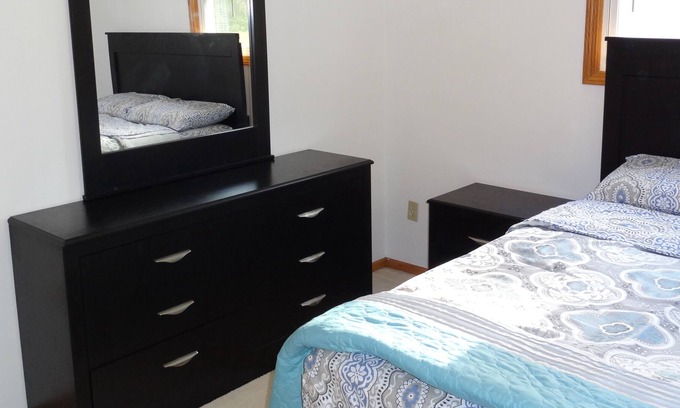 Milwaukee House | Spacious private home / upper unit