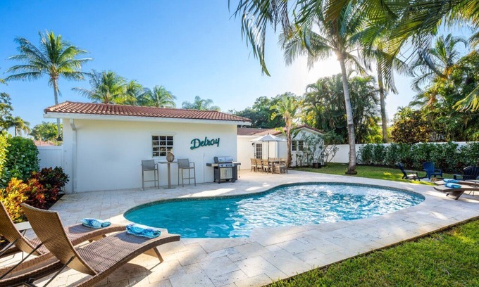 Lake Ida Shores House | Spacious Private Pool Oasis
