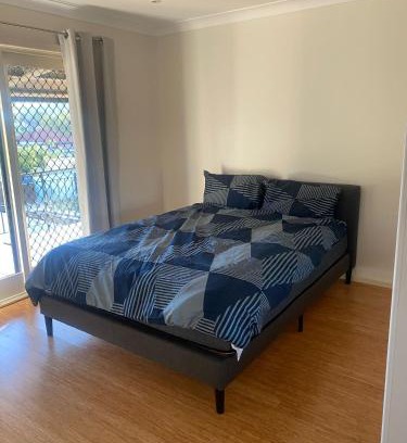 Greenacre House | Spacious Queen Room with Private Balcony - GA4