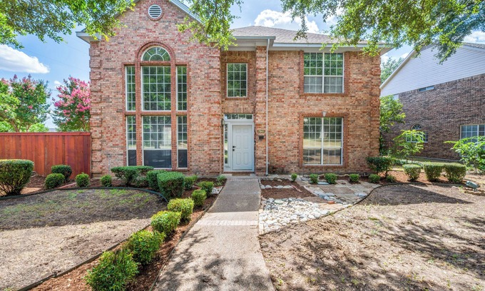 Frisco House | Spacious Remodeled 5-bedroom house in welcoming Frisco with AC