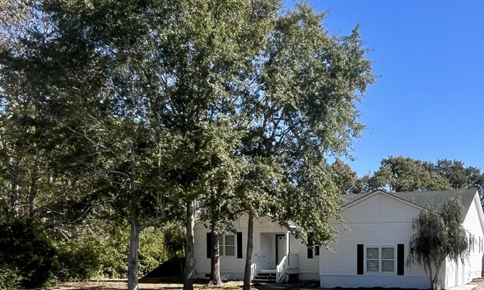 Boiling Spring Lakes House | Spacious, remodeled