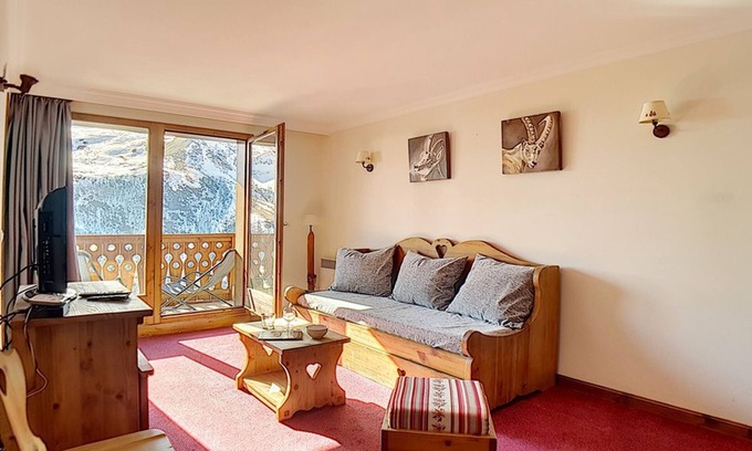 Les Menuires Apartment | Spacious & Renovated Apartment · Near Slopes · Sauna & Hammam · WIFI · Balcony · 6 Guests