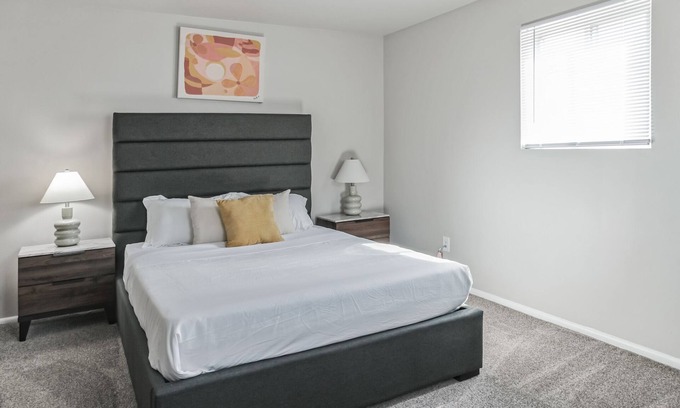 Wilmington Apartment | Spacious Retreat I Balcony I Parking I Chateau