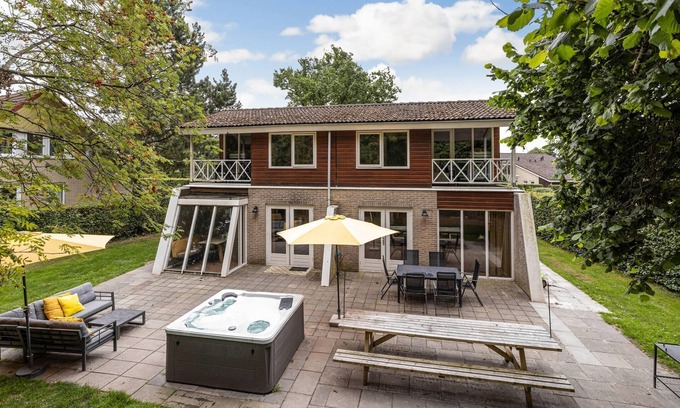 Vlagtwedde House | Spacious Retreat, Vlagtwedde