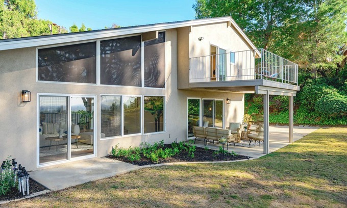 North Tustin House | Spacious Retreat with Scenic Mountain Views