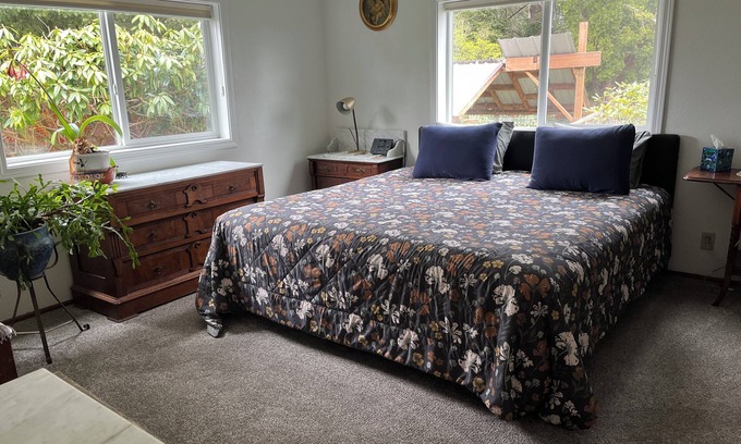Waldport House | Spacious river facing 4-bedroom house in charming Waldport with WiFi.