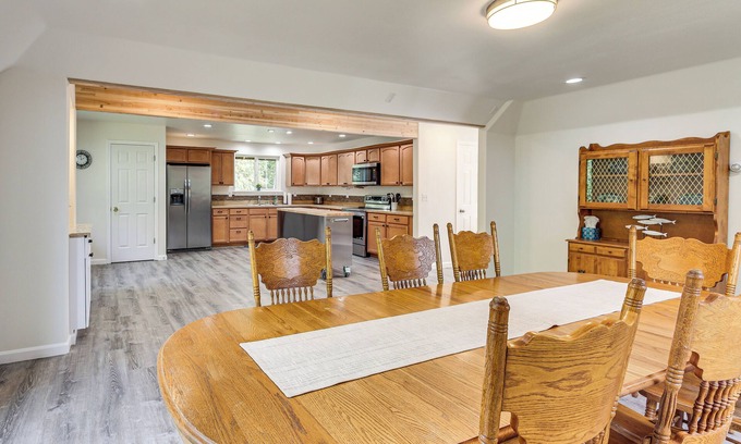 Knik-Fairview House | Spacious & Scenic Wasilla Getaway Near Adventures