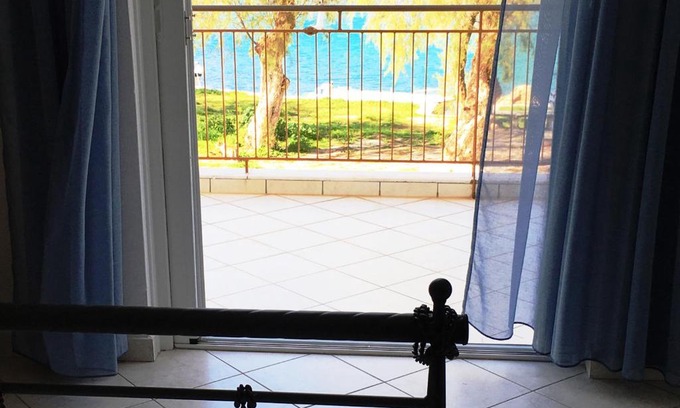 Mpoufalo Apartment | Spacious Sea Front Apartment - Porto Bouffalo - Evia