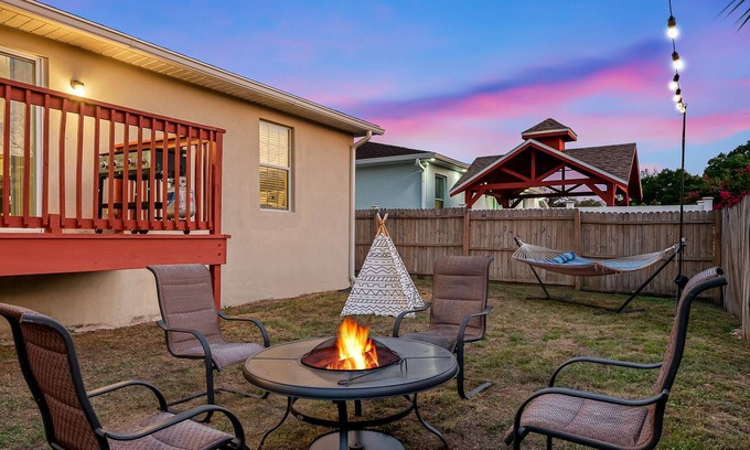 Terrace Park House | Spacious Serene Home Fire pit/Teepee - Hammock