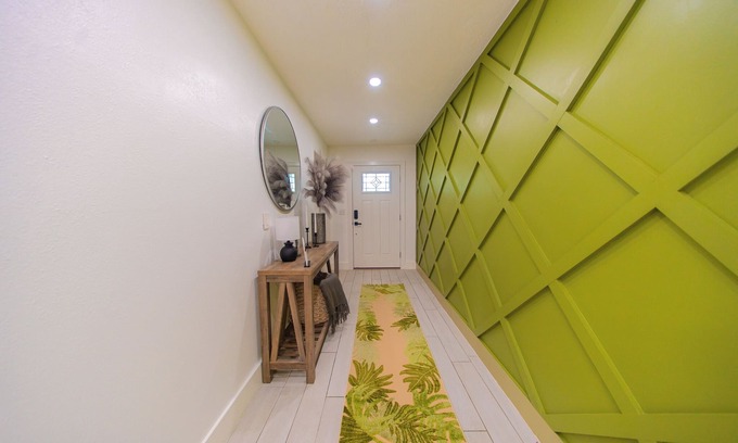 Whitfield House | Spacious Sleeps 14-Near SRQ, AMI, Beaches-Game Room-Jacuzzi-Outdoor Fun-Bunk Bed