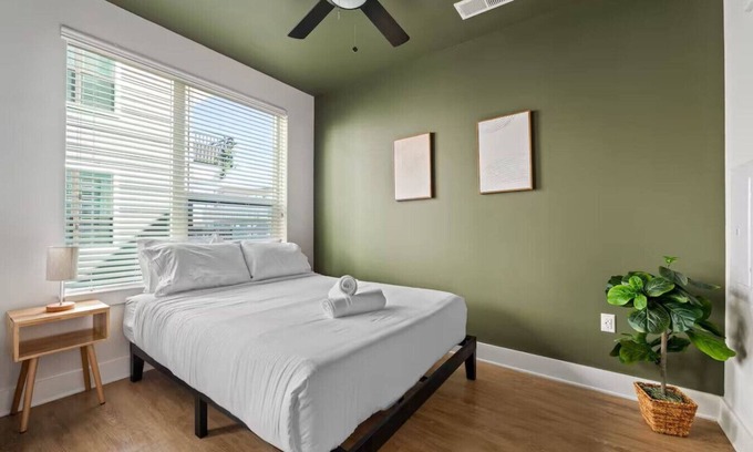 Tampa Apartment | Spacious Studio in Midtown/Free Pool and Parking
