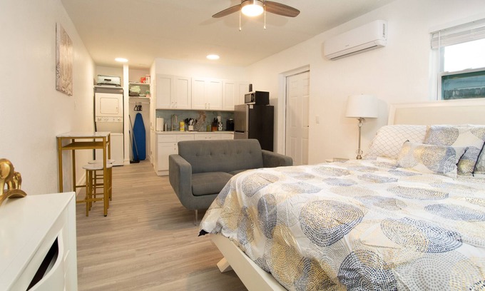 Bearss Plaza Apartment | Spacious Studio minutes from Busch Gardens